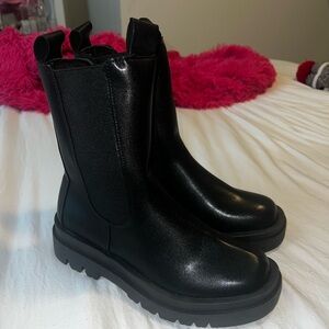 Size 8, never worn, black boots